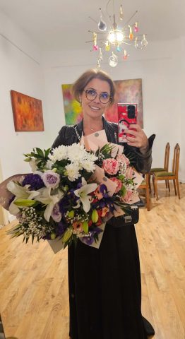 BECOMING_20231015_194233